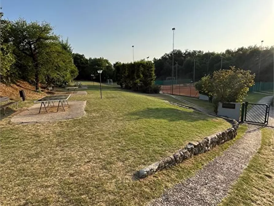 Immagine 8 di Appartamento in vendita  a Padenghe Sul Garda