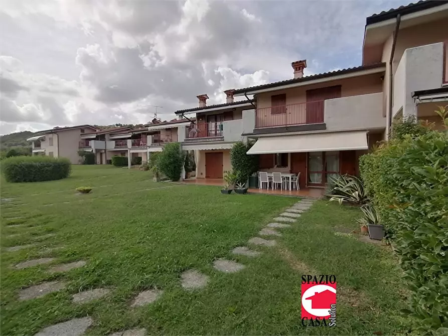 Immagine 5 di Appartamento in vendita  a Padenghe Sul Garda