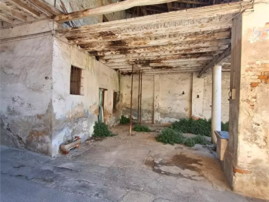 Immagine 4 di Rustico / casale in vendita  a Capriano Del Colle