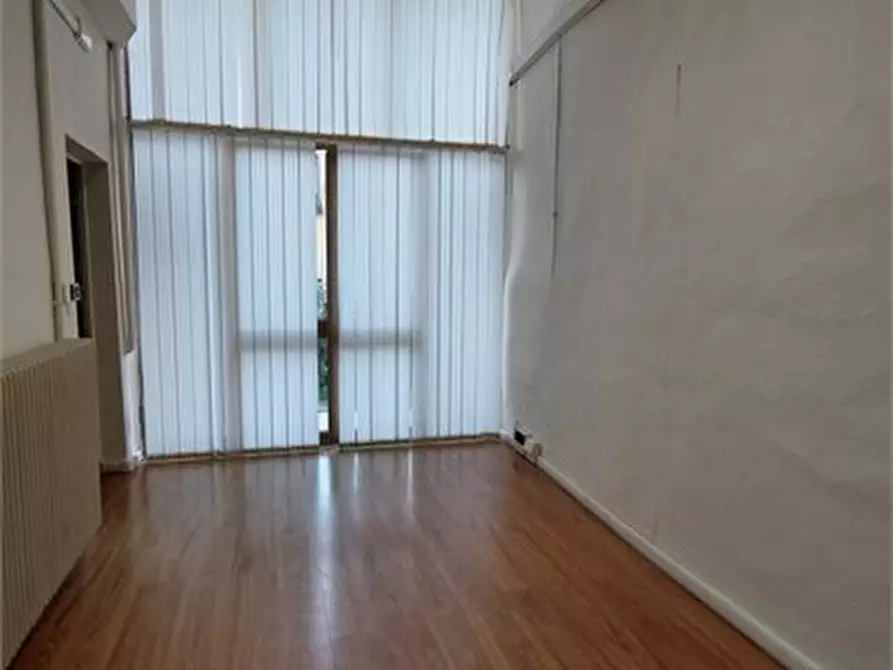 Immagine 9 di Ufficio in affitto  a Pisa