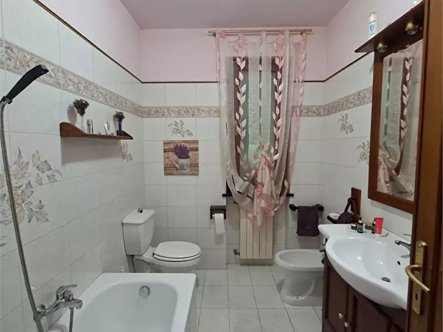 Immagine 7 di Casa indipendente in affitto  a Cascina