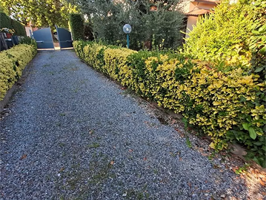 Immagine 1 di Casa indipendente in affitto  a Cascina