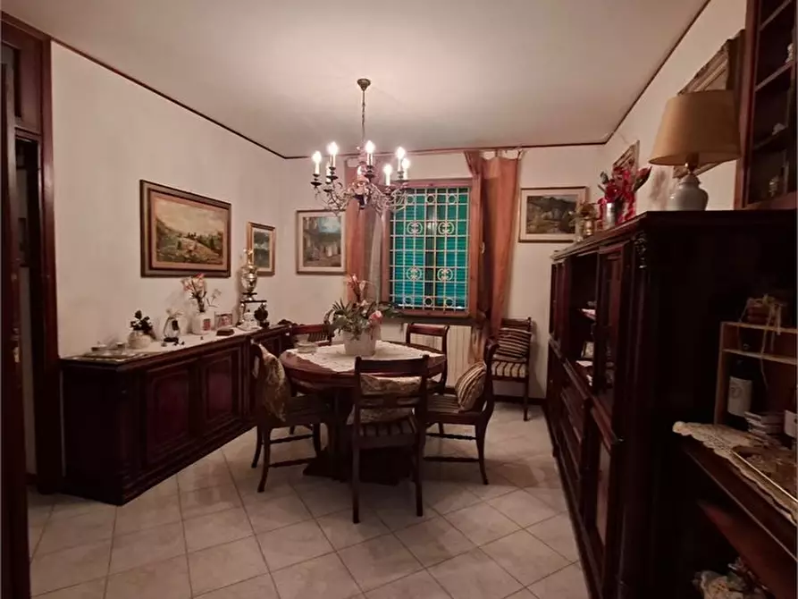Immagine 9 di Casa indipendente in affitto  a Cascina