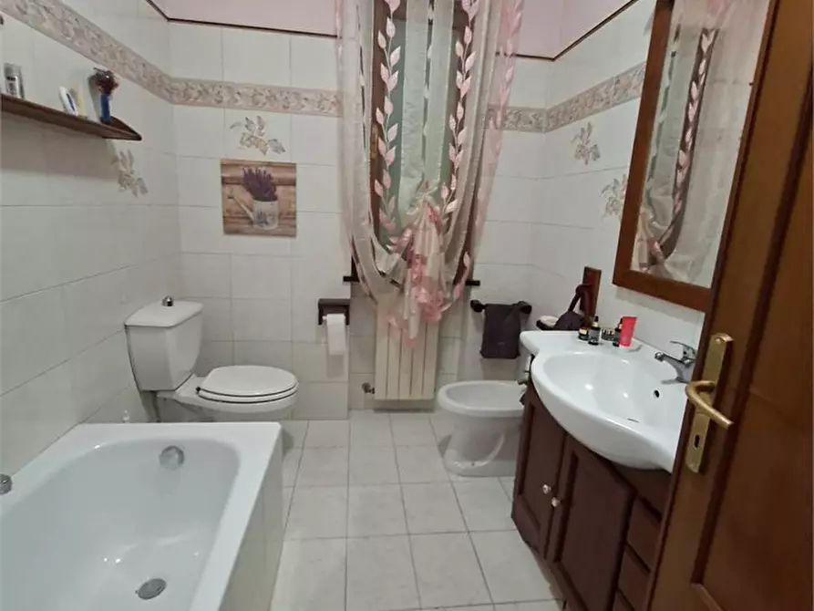 Immagine 8 di Casa indipendente in affitto  a Cascina
