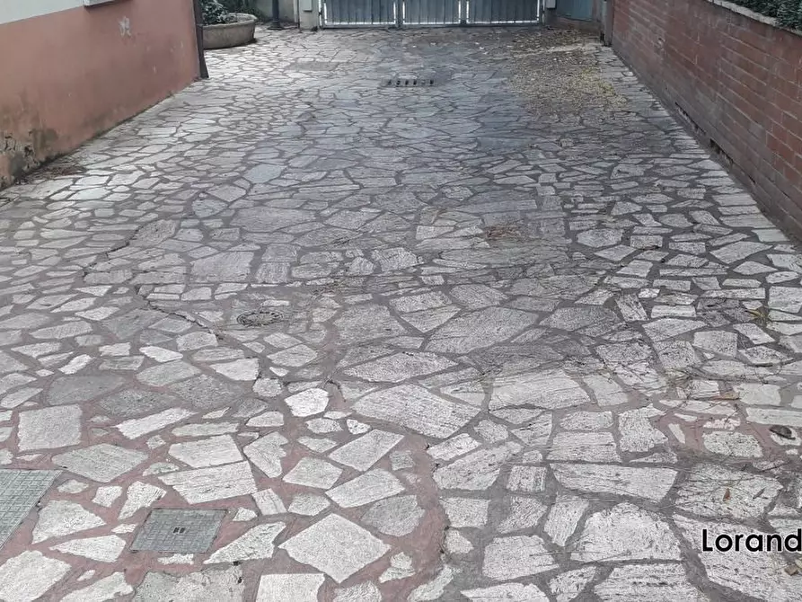 Immagine 10 di Appartamento in vendita  a Pisa