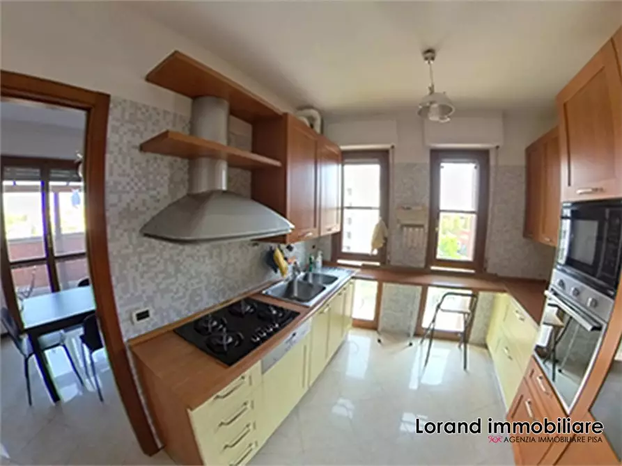 Immagine 2 di Appartamento in vendita  a Pisa