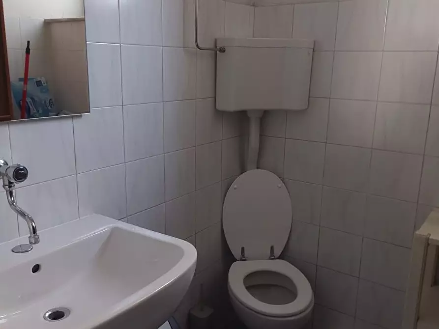 Immagine 9 di Ufficio in vendita  a Pisa