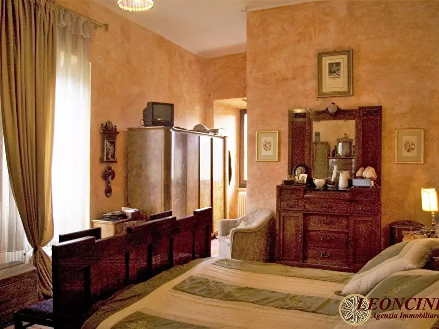 Immagine 9 di Palazzo in vendita  2 a Filattiera