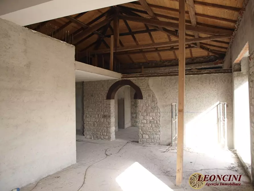 Immagine 5 di Villa in vendita  a Villafranca In Lunigiana