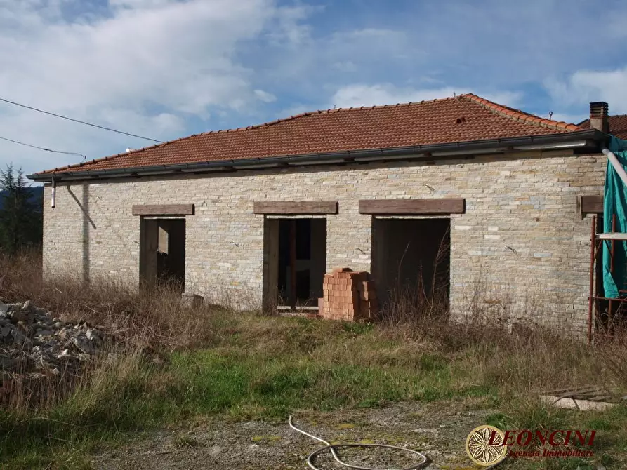Immagine 2 di Villa in vendita  a Villafranca In Lunigiana