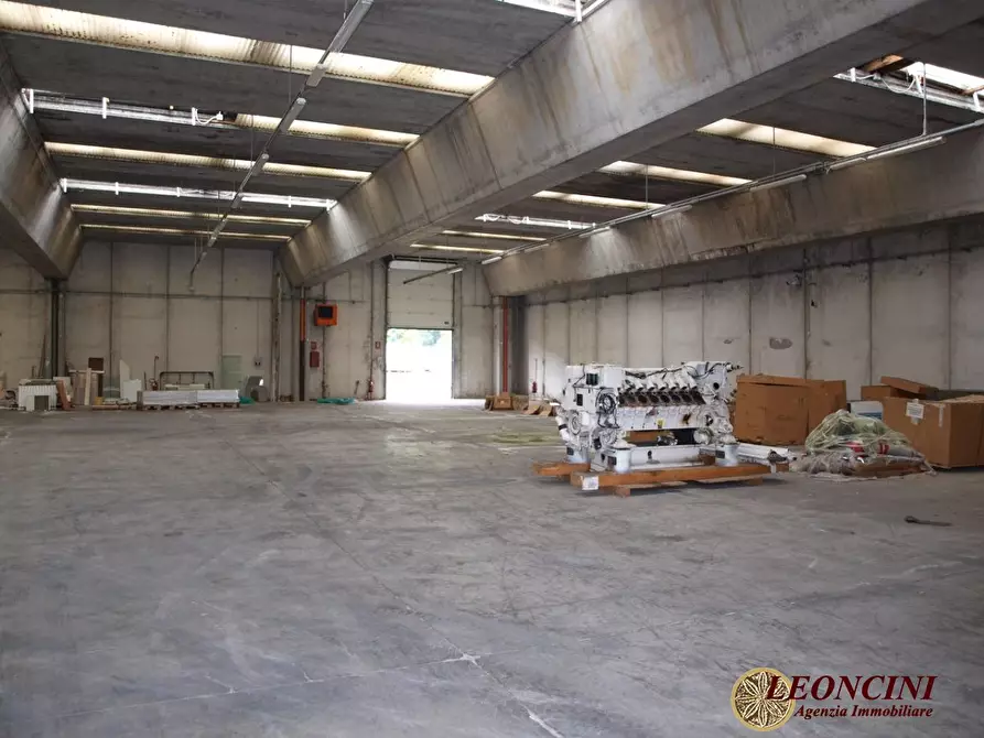 Immagine 2 di Capannone industriale in vendita  45 a Villafranca In Lunigiana