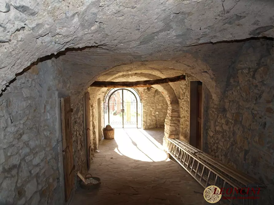 Immagine 9 di Rustico / casale in vendita  2 a Pontremoli