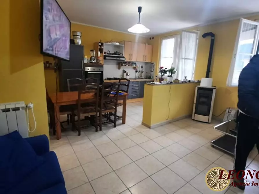 Immagine 10 di Appartamento in vendita  18 a Licciana Nardi