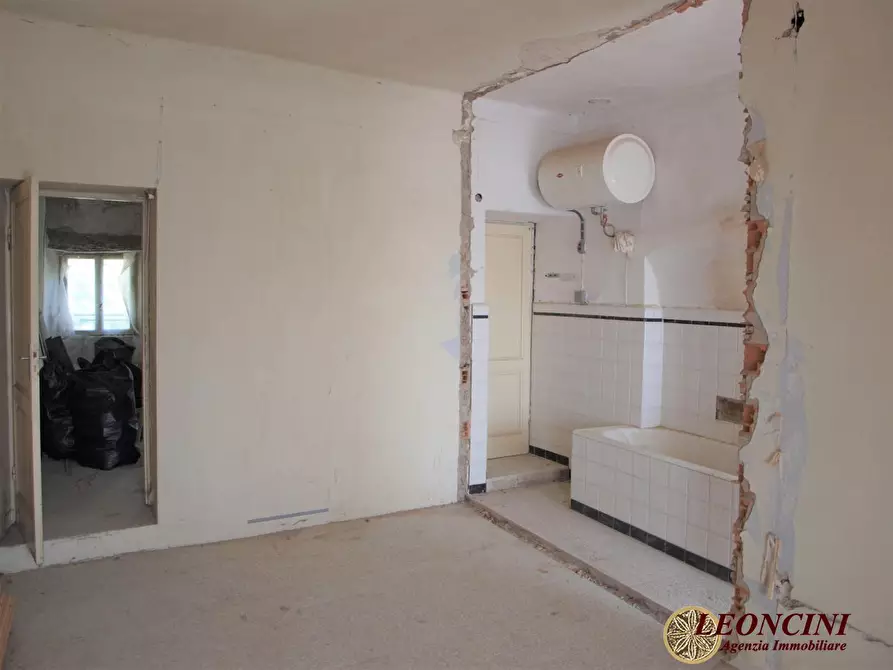 Immagine 10 di Rustico / casale in vendita  34 a Bagnone