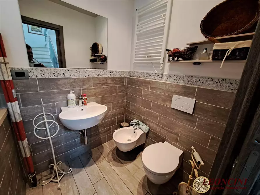 Immagine 10 di Casa semindipendente in vendita  12 a Villafranca In Lunigiana