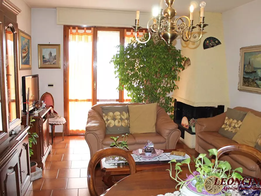 Immagine 3 di Appartamento in vendita  22 a Villafranca In Lunigiana