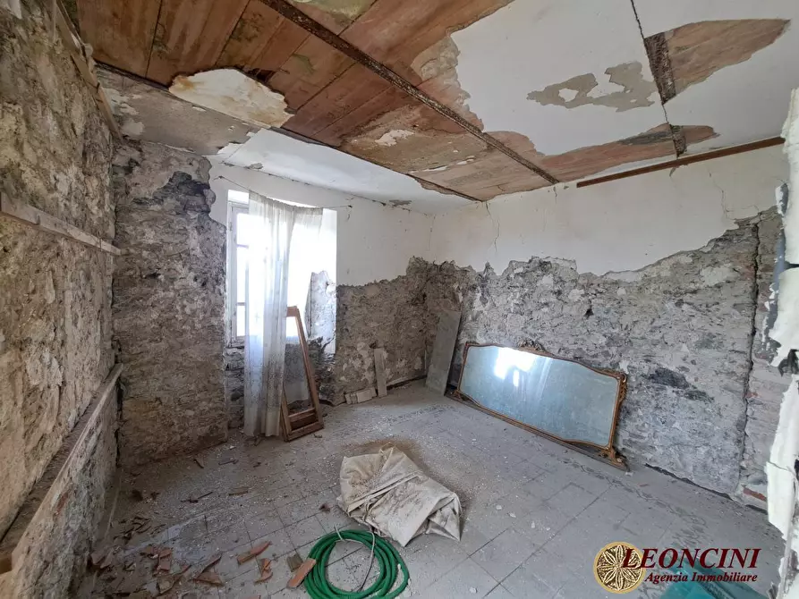 Immagine 6 di Rustico / casale in vendita  12 a Villafranca In Lunigiana