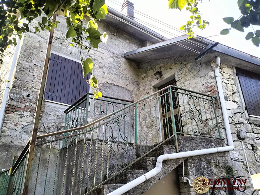 Immagine 1 di Rustico / casale in vendita  2 a Villafranca In Lunigiana
