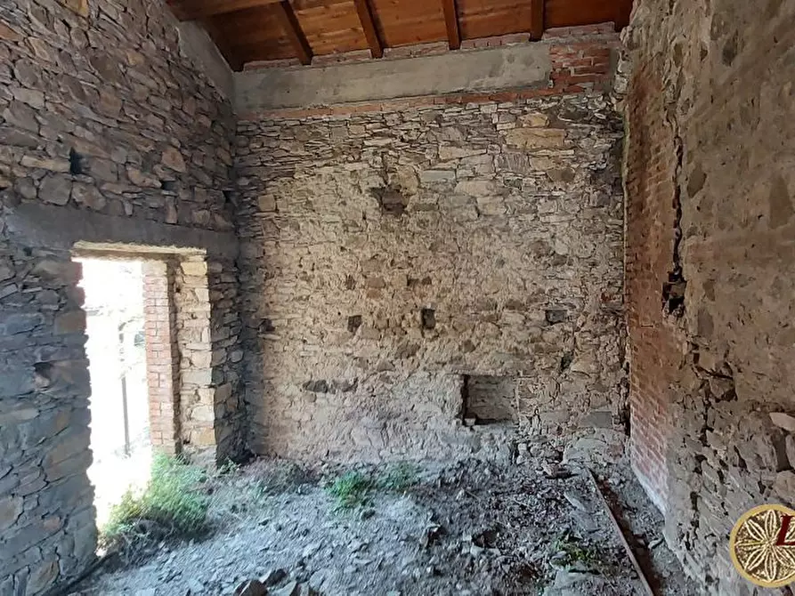 Immagine 10 di Rustico / casale in vendita  33 a Villafranca In Lunigiana