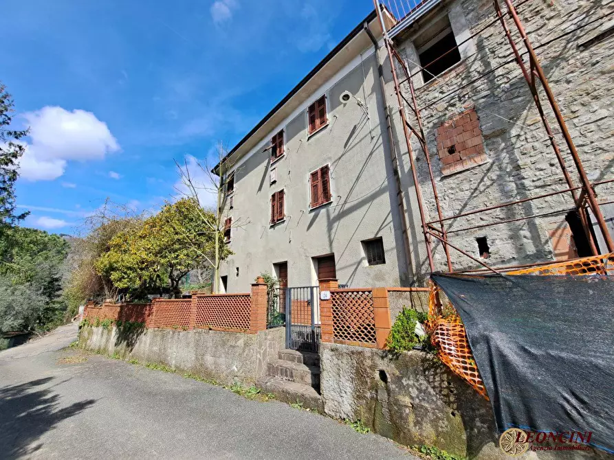 Immagine 2 di Rustico / casale in vendita  28 a Podenzana