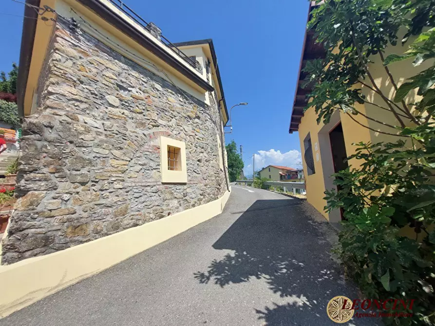 Immagine 4 di Rustico / casale in vendita  33 a Aulla