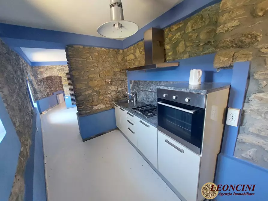 Immagine 5 di Rustico / casale in vendita  33 a Aulla