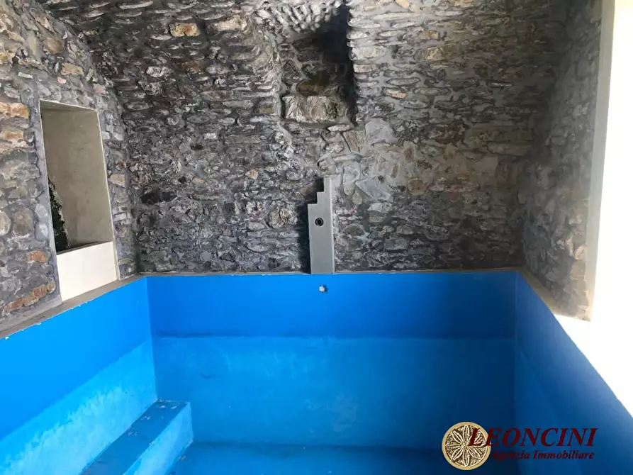 Immagine 3 di Rustico / casale in vendita  33 a Aulla