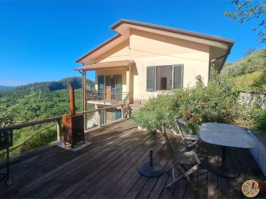 Immagine 2 di Villa in vendita  snc a Filattiera