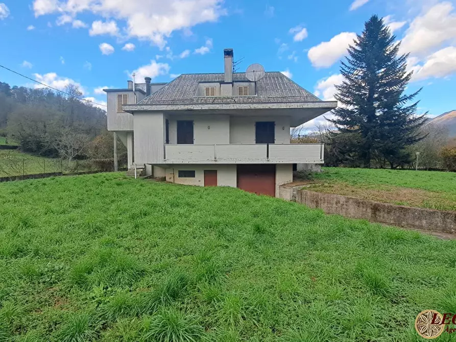 Immagine 4 di Villa in vendita  1 a Pontremoli