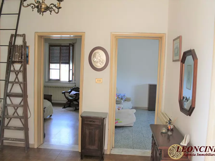 Immagine 10 di Villa in vendita  33 a Villafranca In Lunigiana