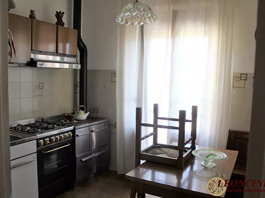 Immagine 8 di Villa in vendita  33 a Villafranca In Lunigiana
