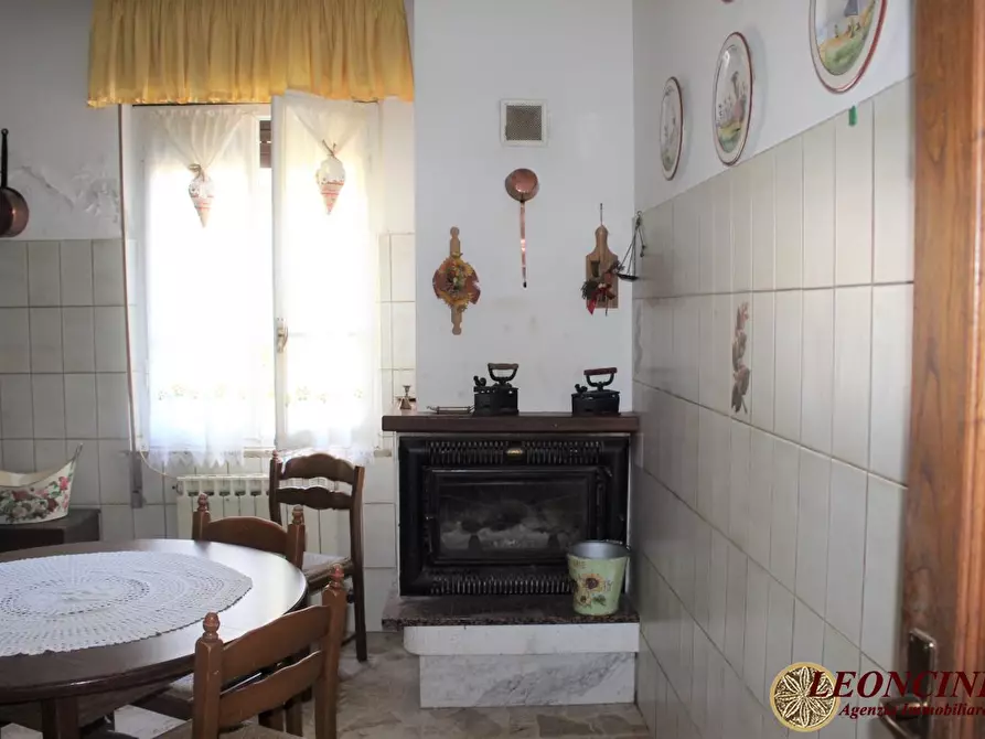 Immagine 3 di Villa in vendita  33 a Villafranca In Lunigiana