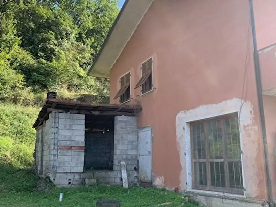Immagine 3 di Villa in vendita  7 a Aulla