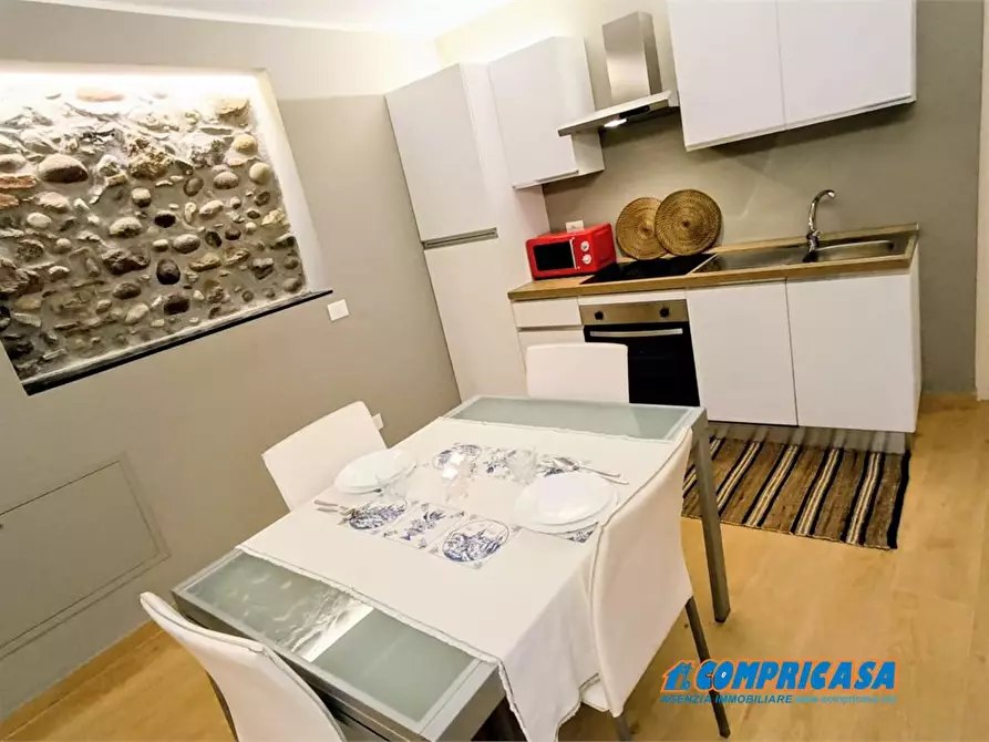 Immagine 1 di Appartamento in affitto  a Bardolino