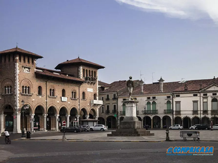 Immagine 1 di Palazzo in vendita  a Montagnana