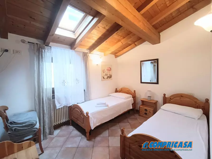 Immagine 9 di Casa semindipendente in vendita  a Bardolino
