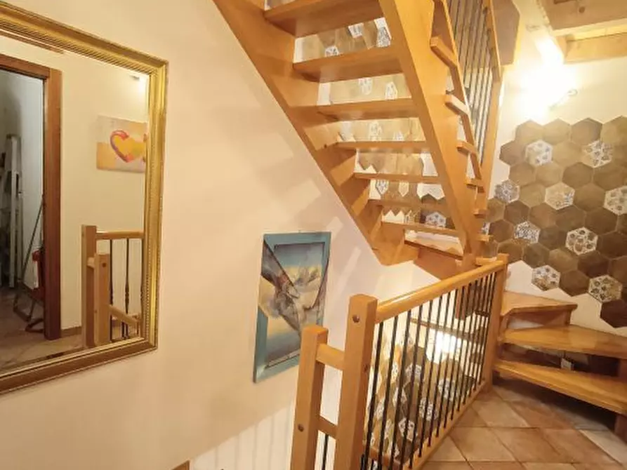 Immagine 8 di Casa semindipendente in vendita  a Bardolino