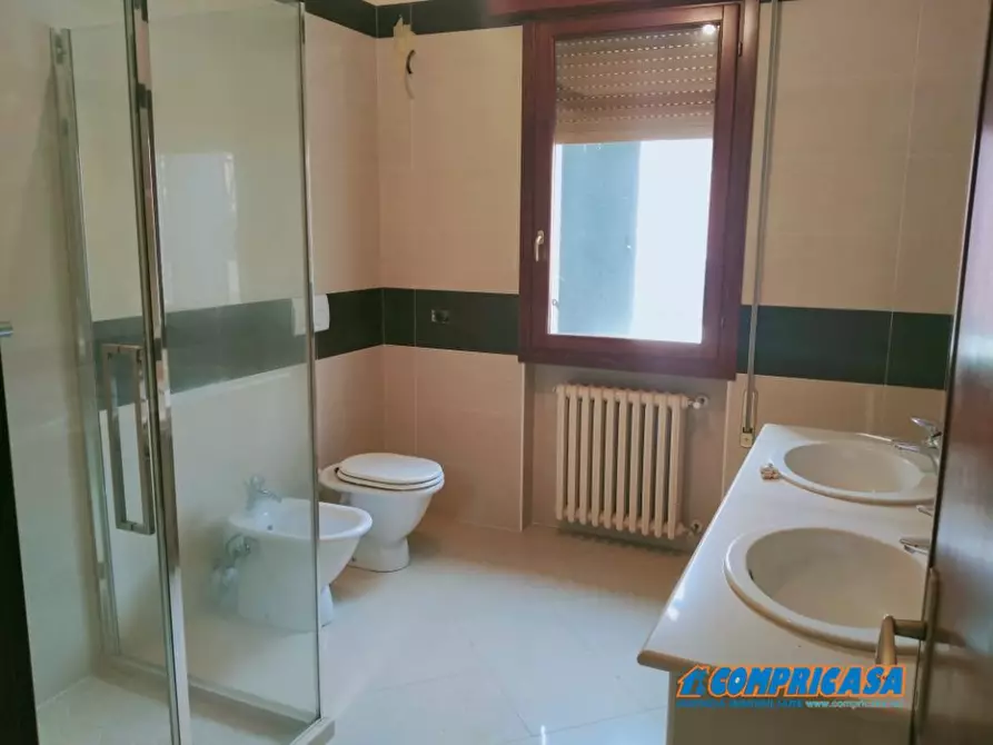 Immagine 8 di Villa in vendita  a Montagnana