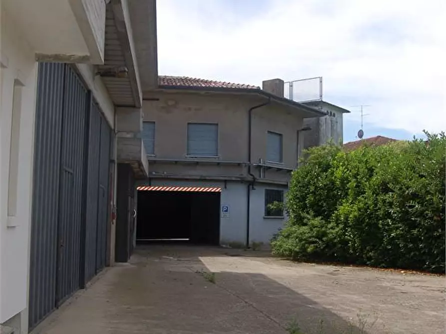 Immagine 2 di Capannone industriale in vendita  3 a Ronco All'adige