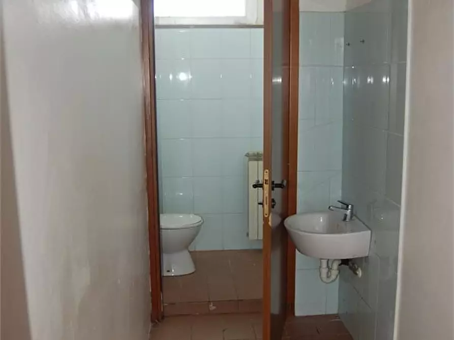 Immagine 4 di Negozio in vendita  5 a Orbassano