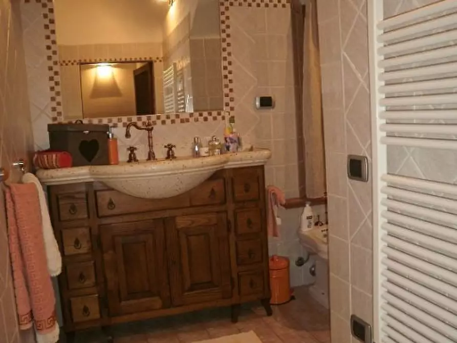 Immagine 9 di Casa semindipendente in vendita  a Castellina Marittima