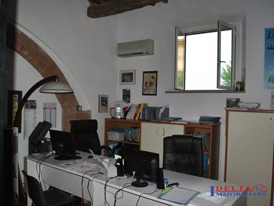 Immagine 2 di Ufficio in vendita  a Rosignano Marittimo