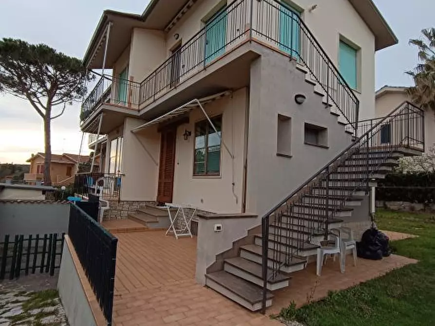 Immagine 1 di Casa semindipendente in vendita  a Rosignano Marittimo