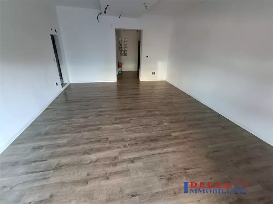 Immagine 2 di Ufficio in vendita  a Rosignano Marittimo