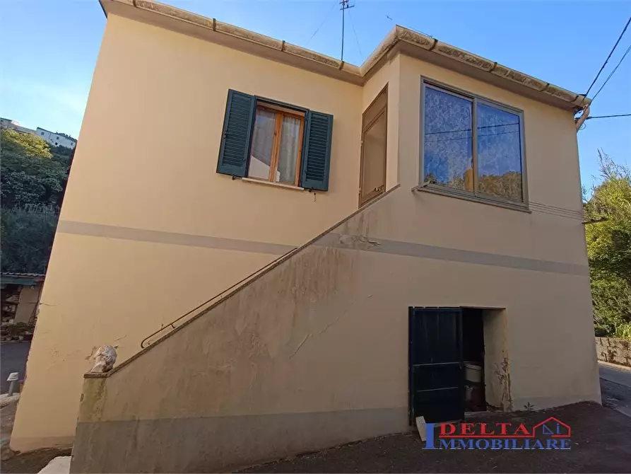 Immagine 1 di Villa in vendita  a Rosignano Marittimo