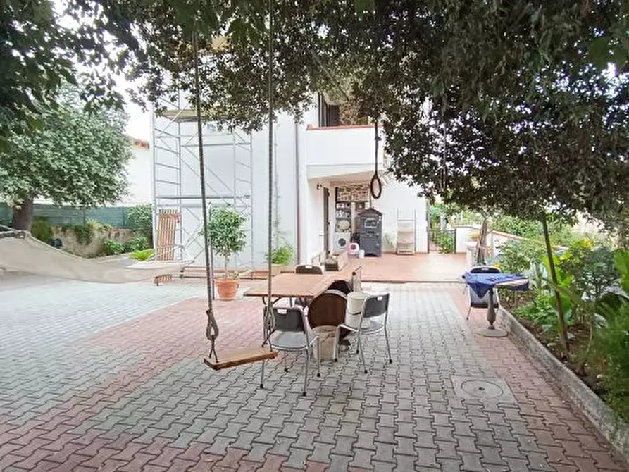 Immagine 4 di Villa in vendita  a Rosignano Marittimo