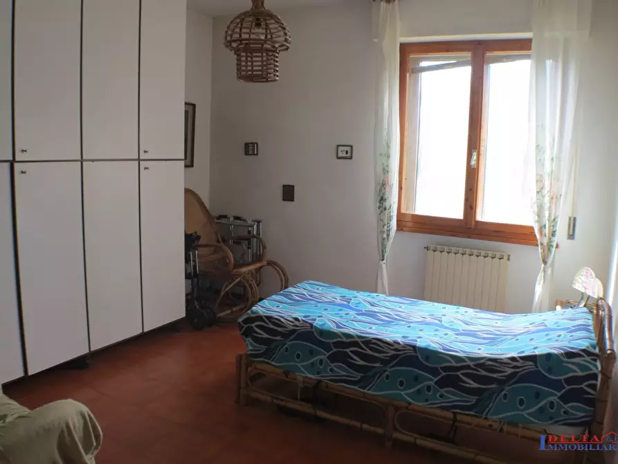 Immagine 9 di Villa in vendita  a Livorno