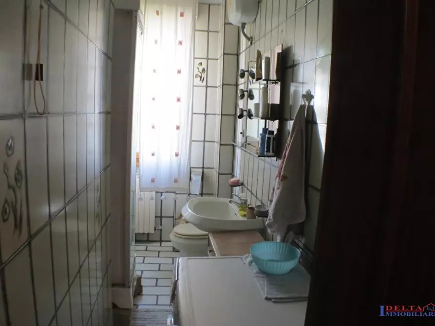 Immagine 8 di Villa in vendita  a Livorno