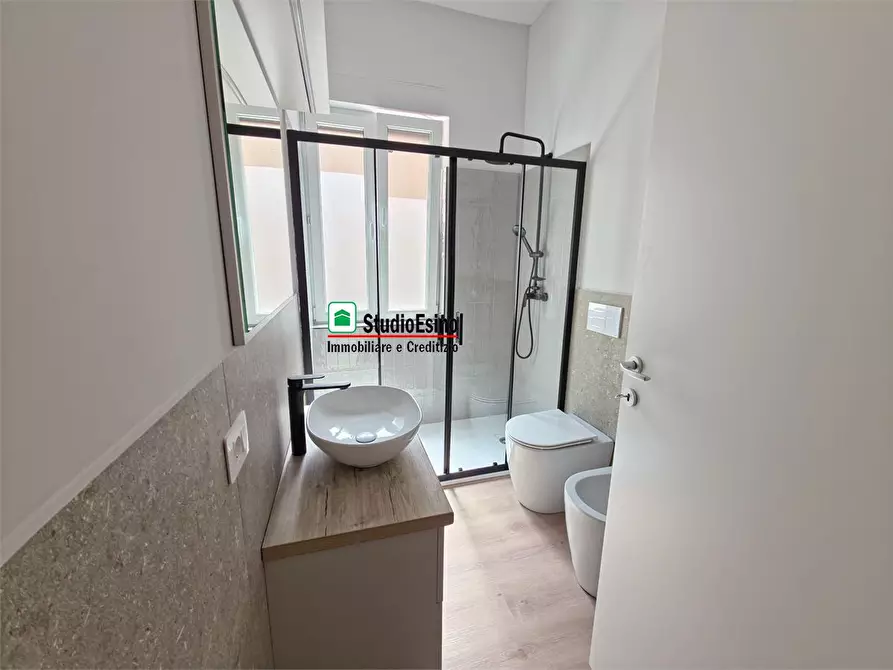 Immagine 8 di Appartamento in vendita  a San Benedetto Del Tronto