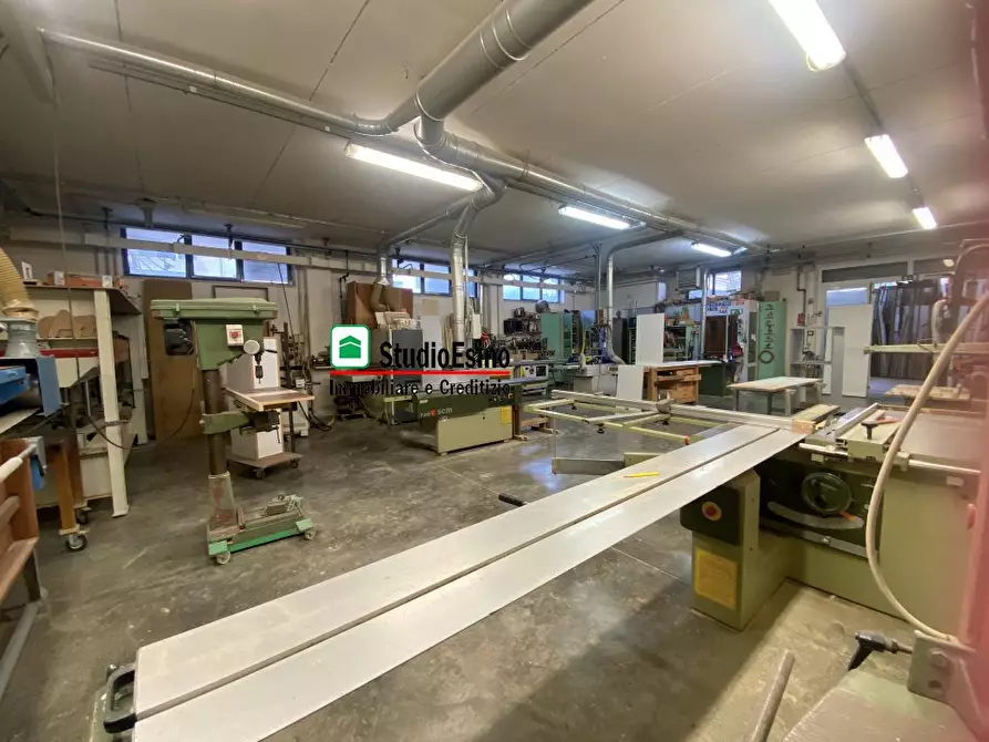 Immagine 8 di Attività artigianale in vendita  a Monsampolo Del Tronto